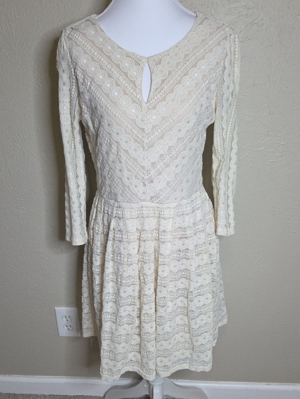 Women's Cream Lace Long-Sleeve Stretch Fit & Flare Two Layer Dress, LG, Wore 1x